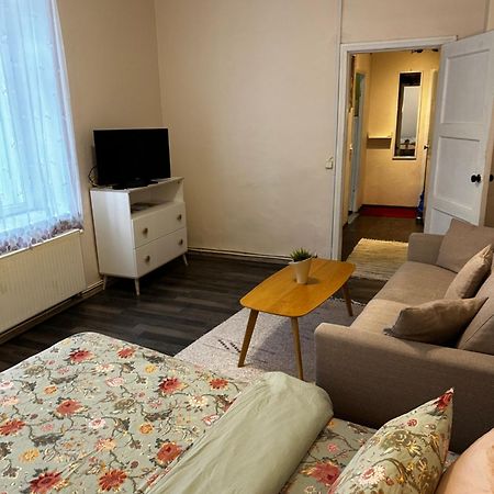 1 Bedroom Apartment Near Kadriorg Swan Pond Reval Esterno foto