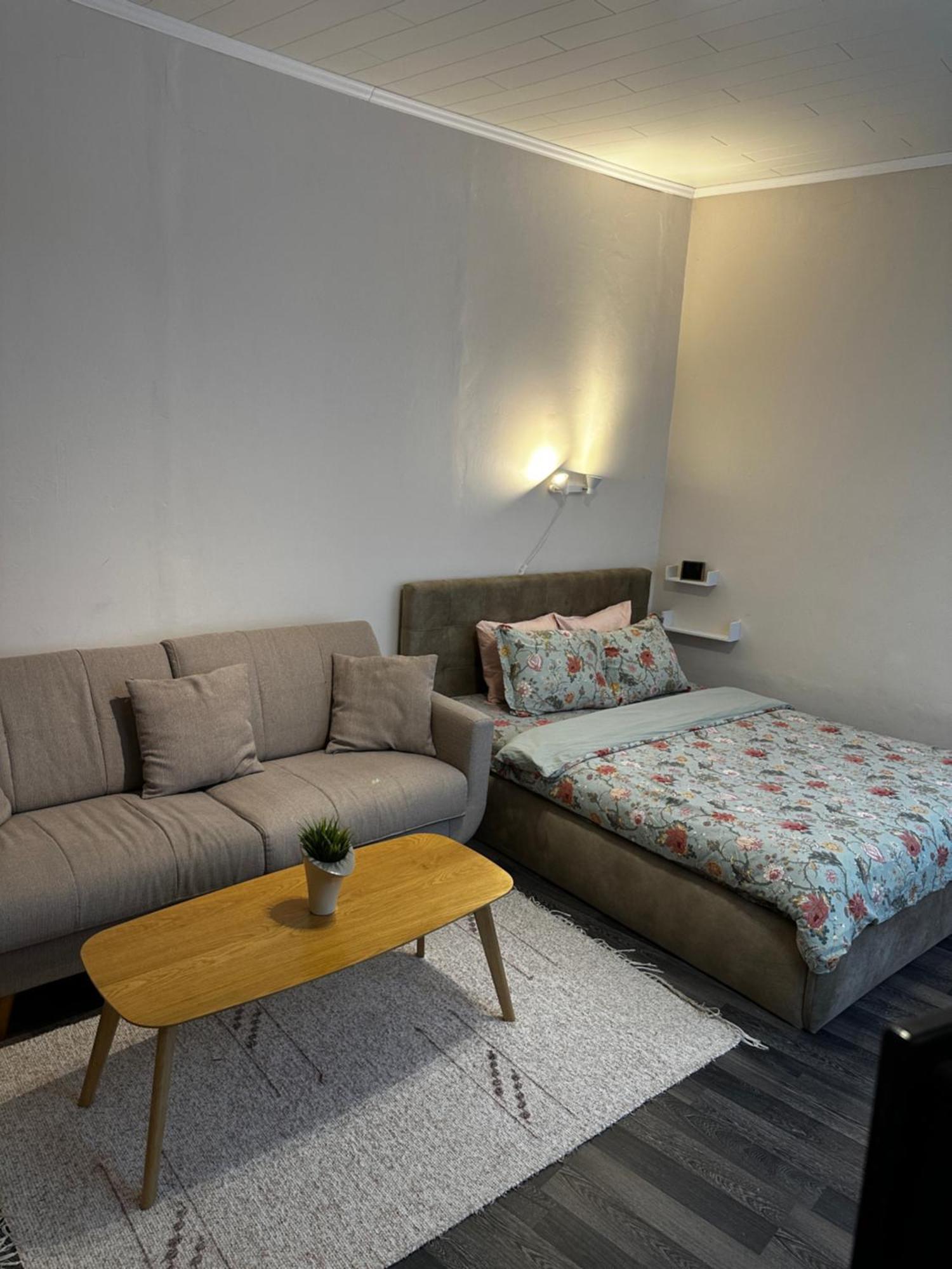 1 Bedroom Apartment Near Kadriorg Swan Pond Reval Esterno foto